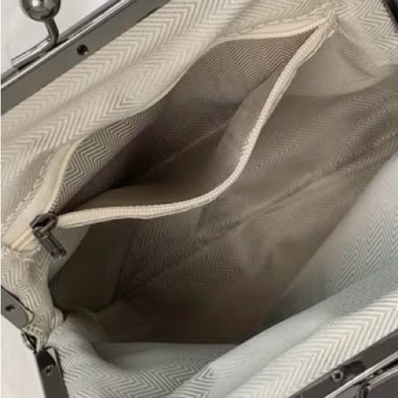 UNIQUE GREEN HANDBAG W/STRAP by Gecko - Picture 15 of 15